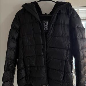 Aritzia Black little fuzzy puff Jacket